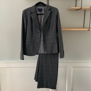 Banana Republic wool gray suit